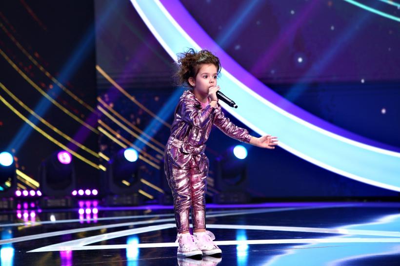 O fetiță de patru ani îi jurizează pe Loredana, Ștefan Bănică și Dorian Popa,  în prima ediție Next Star a noului sezon