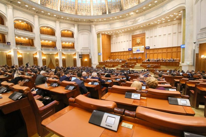 A început votul pentru investirea Guvernului Orban