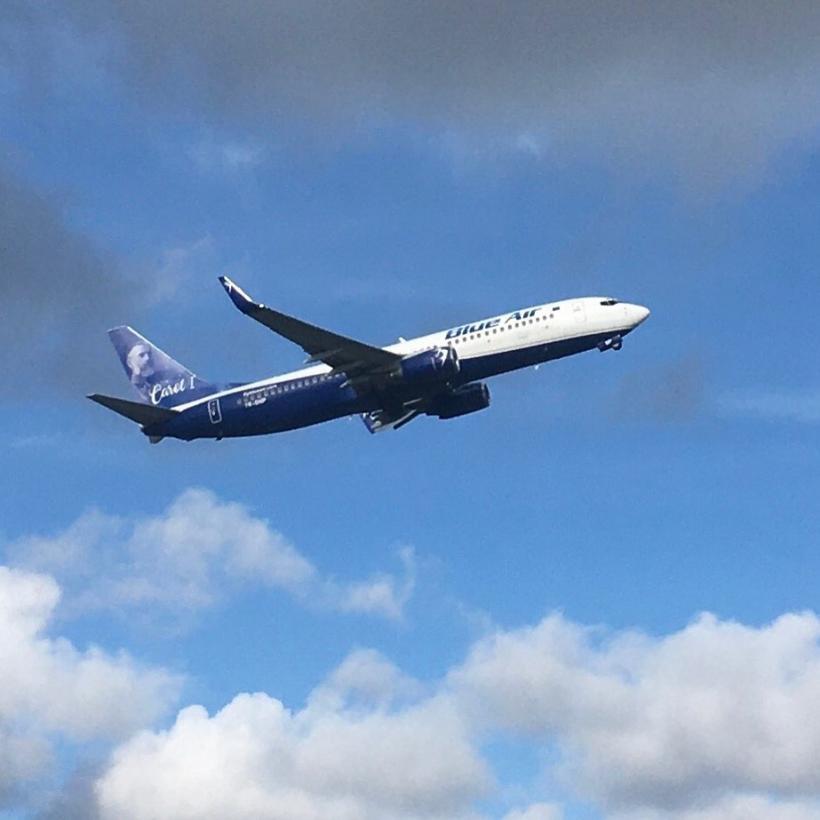 Blue Air îşi suspendă zborurile şi introduce programul de repatriere „Te aducem acasă”