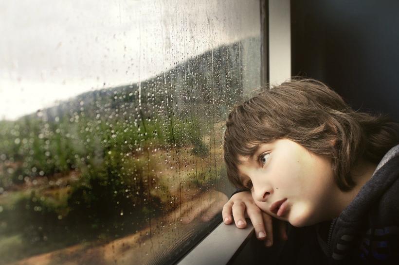 Explicația psihologului: Depresia la copii, o problemă tot mai serioasă