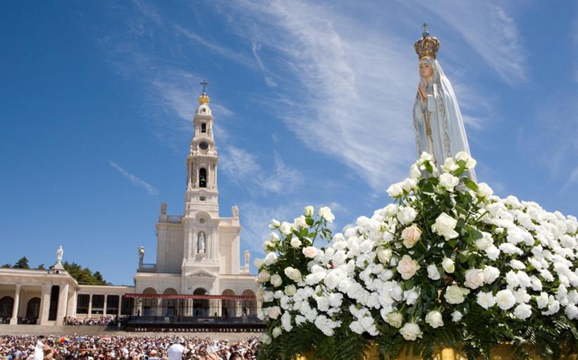 România, consacrată Sfintei Fecioare Maria,  la Sanctuarul de la Fatima