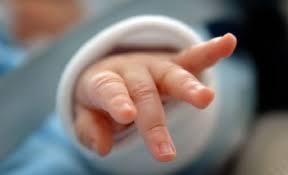 Trei bebeluși născuți prematur la spitalul focar Suceava, transferați la București