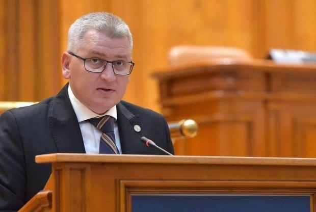 Florin Roman a anunțat că PNL a atacat la CCR două inițiative legislative ale PSD