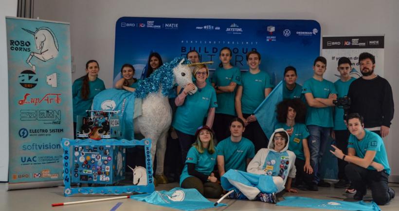 Baia Mare: Elevii roboticieni fac viziere pentru medici