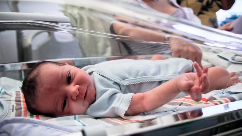 Neonatologii cer Guvernului măsuri pentru prevenirea contaminării personalului din maternități