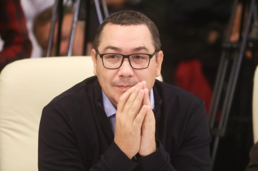 Victor Ponta îl cataloghează drept „slugă” pe prim-ministru