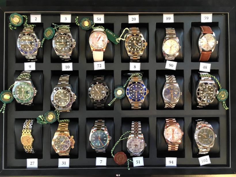 Cea mai mare colecție de ceasuri din România, scoasă la licitație  peste câteva zile