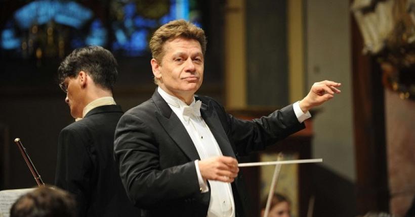 Dirijorul Christian Badea și violonistul Liviu Prunaru, în stagiunea online a Filarmonicii „George Enescu”