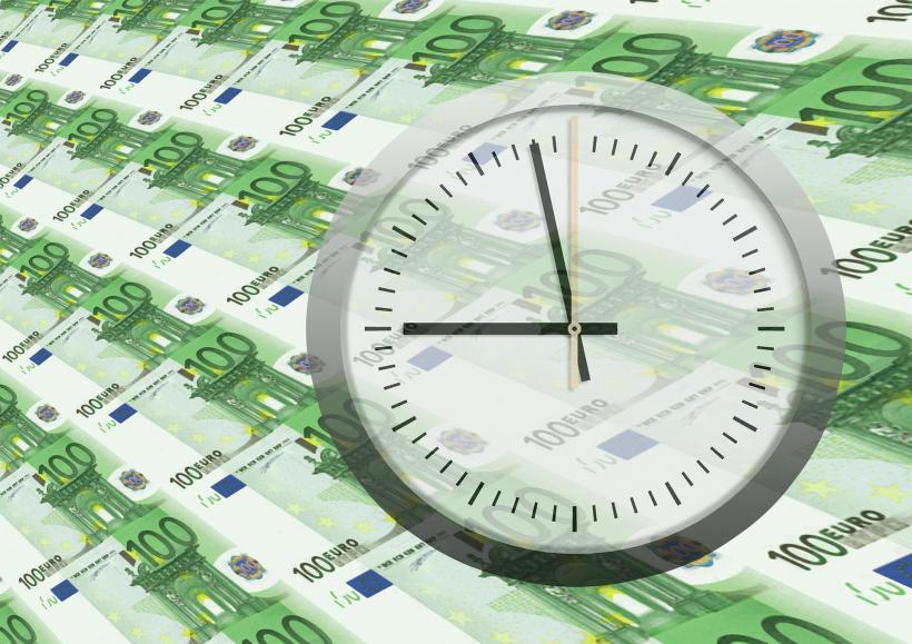 România ia bani la dobânzi de 20 de ori mai mari decât Bulgaria. Guvernul Orban se împrumută cu o viteză de speriat: 1.000 euro/secundă