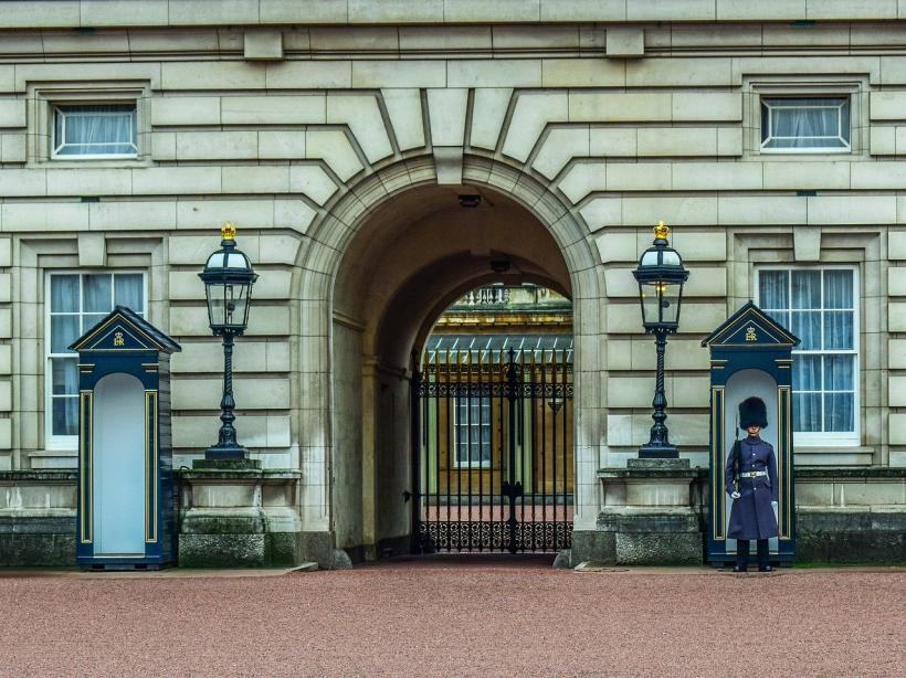 Palatul Buckingham va tăia 380 de locuri de muncă din cauza pandemiei de coronavirus