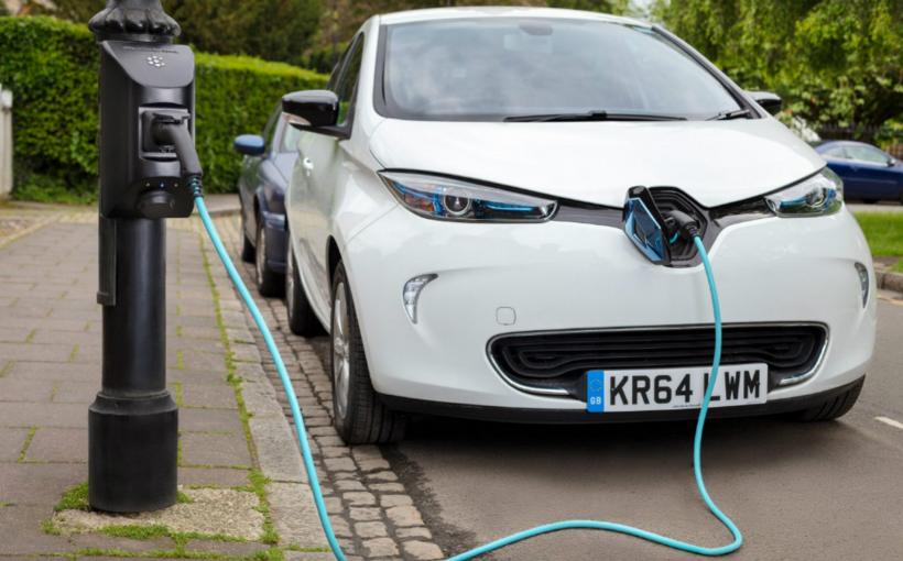 OMV Petrom va instala 30 de stații de încărcare rapidă a mașinilor electrice