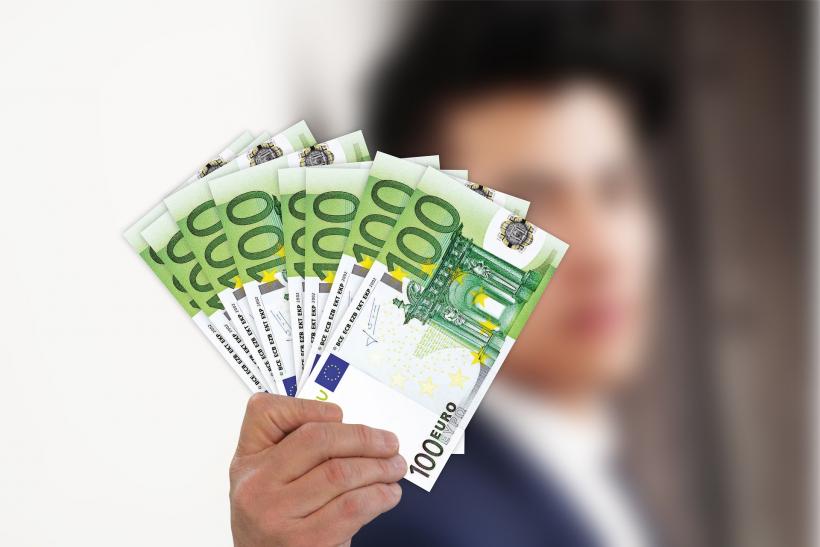 Granturi între 40.000 și 100.000 de euro pentru studenții care vor să devină antreprenori