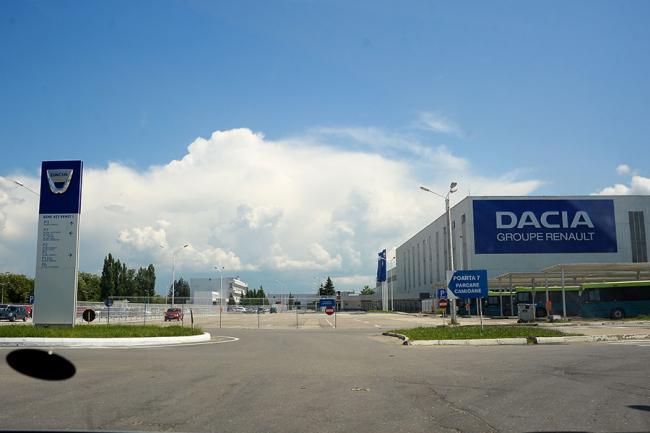 Probleme la Dacia. Peste o mie de angajaţi sunt trimişi din nou în şomaj tehnic