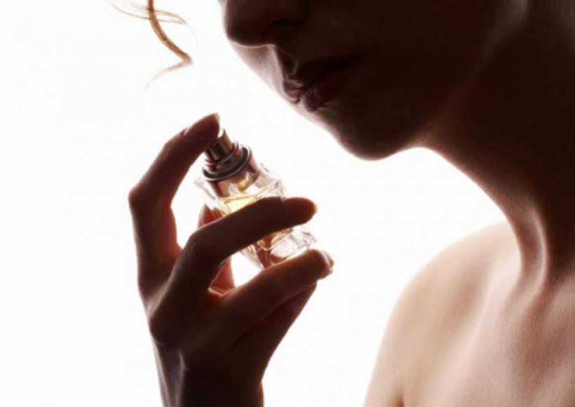 Un manager francez a obținut desbăgubiri de la o celebră firmă de parfumuri. Acesta a acuzat-o plictiseală extremă