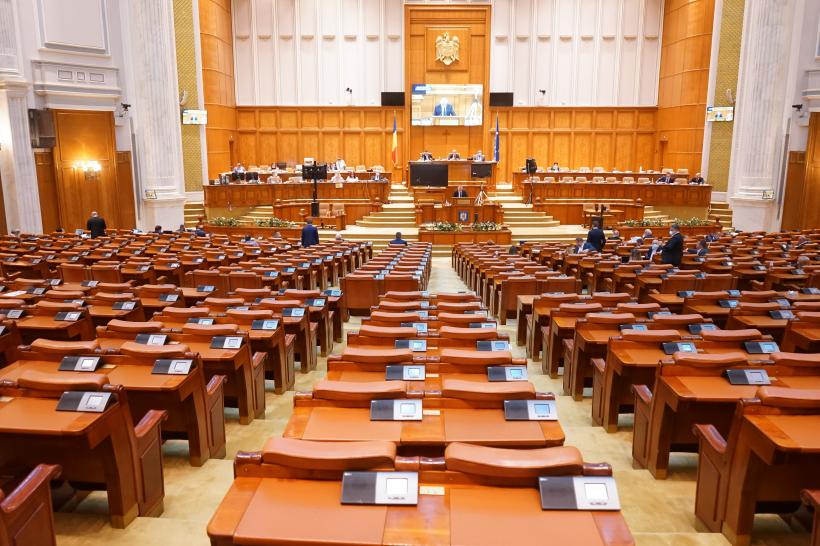 Senatul a adoptat legea privind prelungirea mandatelor aleșilor locali până la 1 noiembire 2020