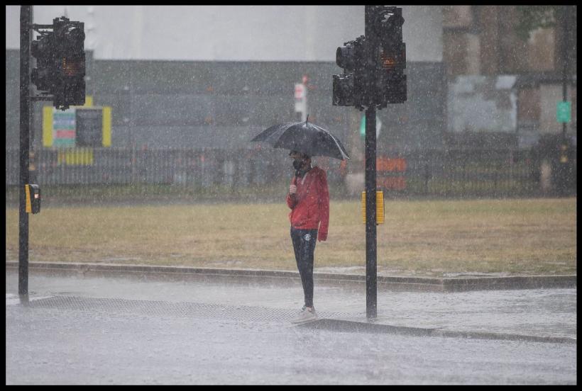 ALERTĂ ANM. Cod roșu de ploi, vijelii și grindină în localități din județele Constanța și Tulcea
