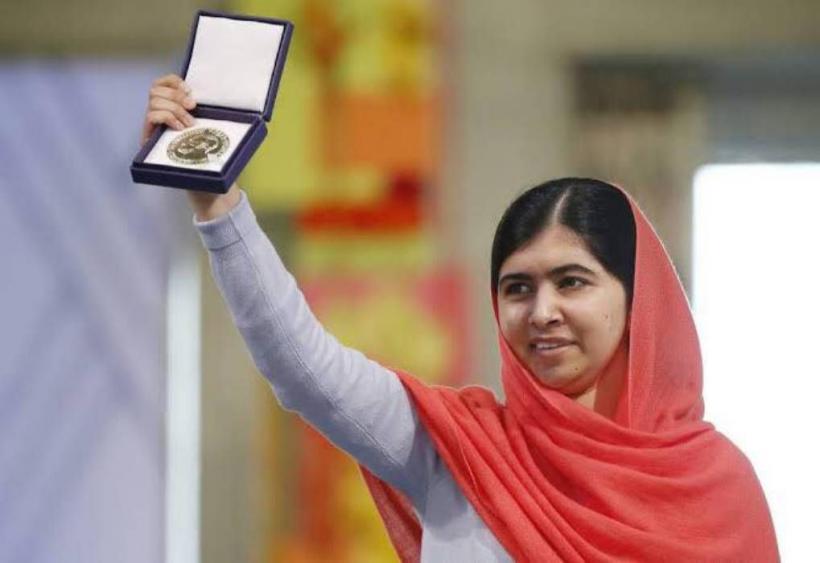 Militanta pakistaneză Malala Yousafzai a absolvit Universitatea Oxford. Ea a fost împușcată în cap de talibani 