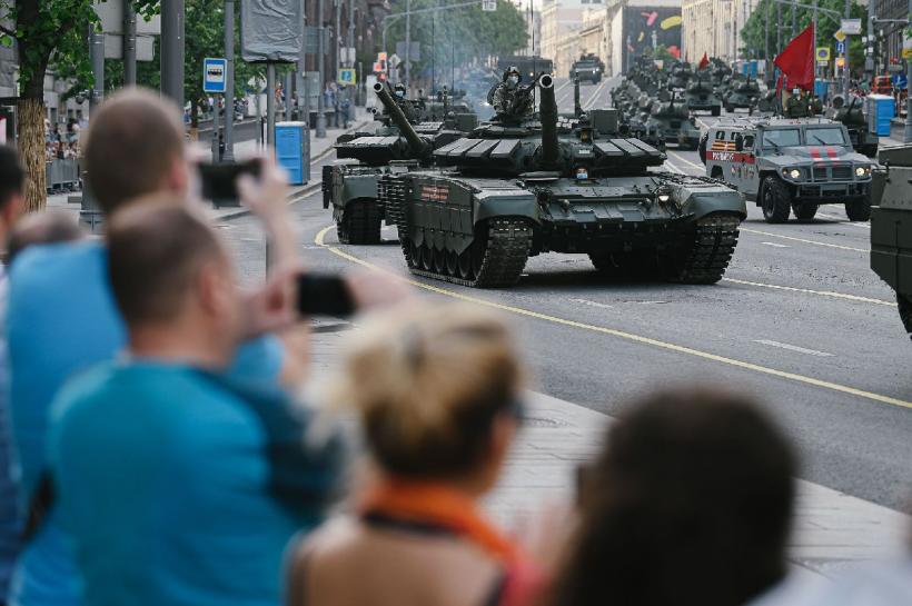 Parada cu 13 mii de militari pentru ZIUA VICTORIEI la Moscova