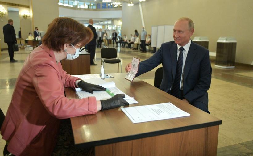 Vladimir Putin, ales președinte pe viață