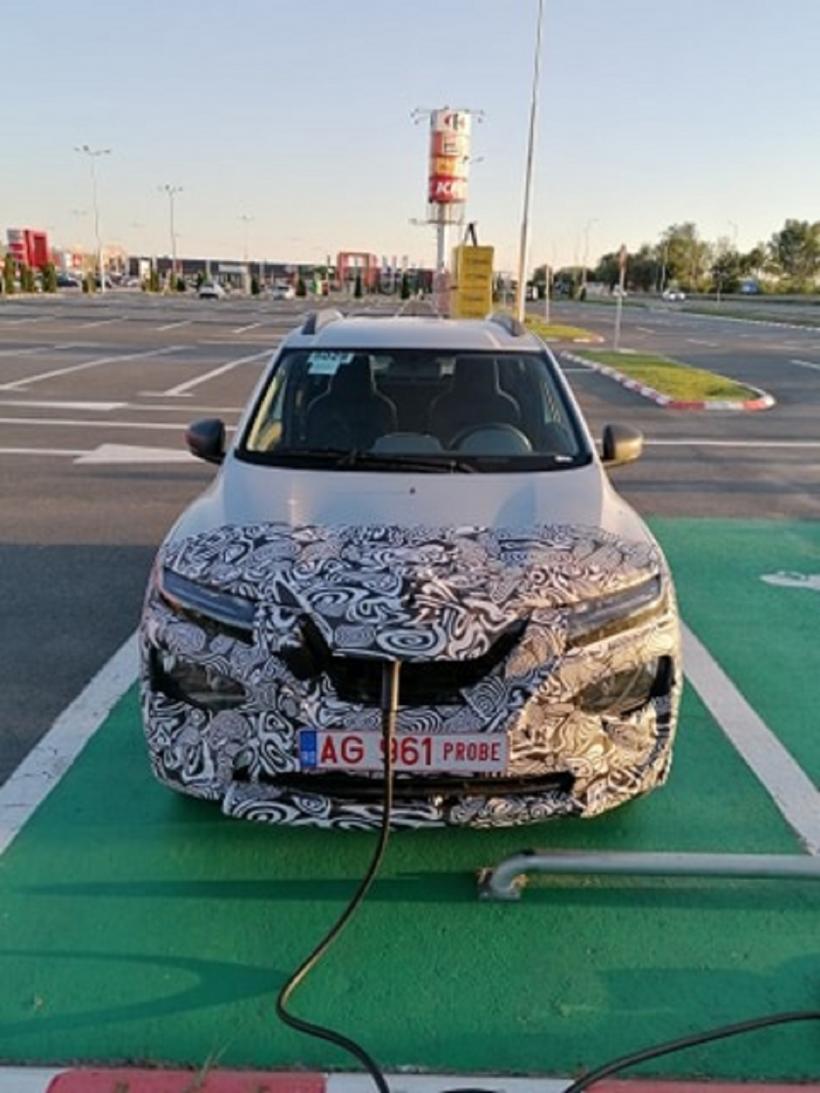 Dacia electrică surprinsă în probe