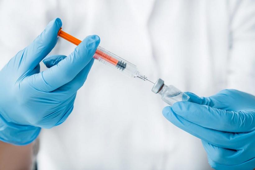 UE ar putea autoriza anul acesta primul vaccin anti-Covid-19 - Bloomberg
