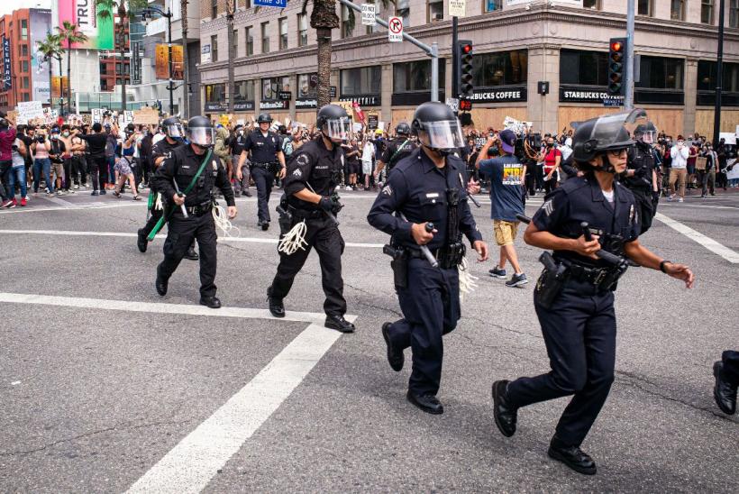 Protestele faţă de acţiunile brutale ale agenţilor federali din Portland continuă
