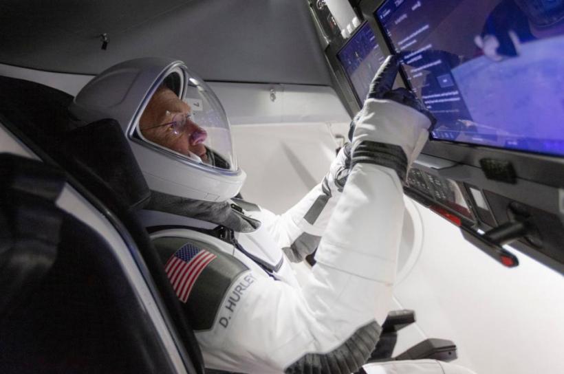 Capsula SpaceX cu echipaj uman a fost un succes. NASA vrea să trimită echipaj pe Marte