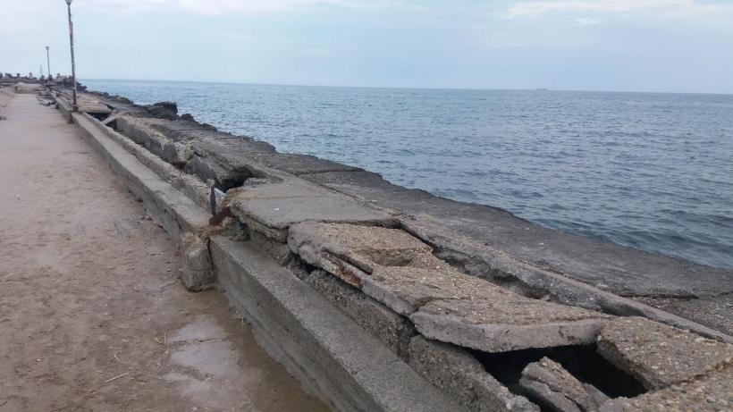 Gunoaie şi dezinteres, oferta last minute la Olimp şi Neptun 18717838