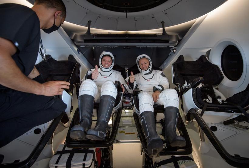 Capsula „SpaceX” începe turismul spațial