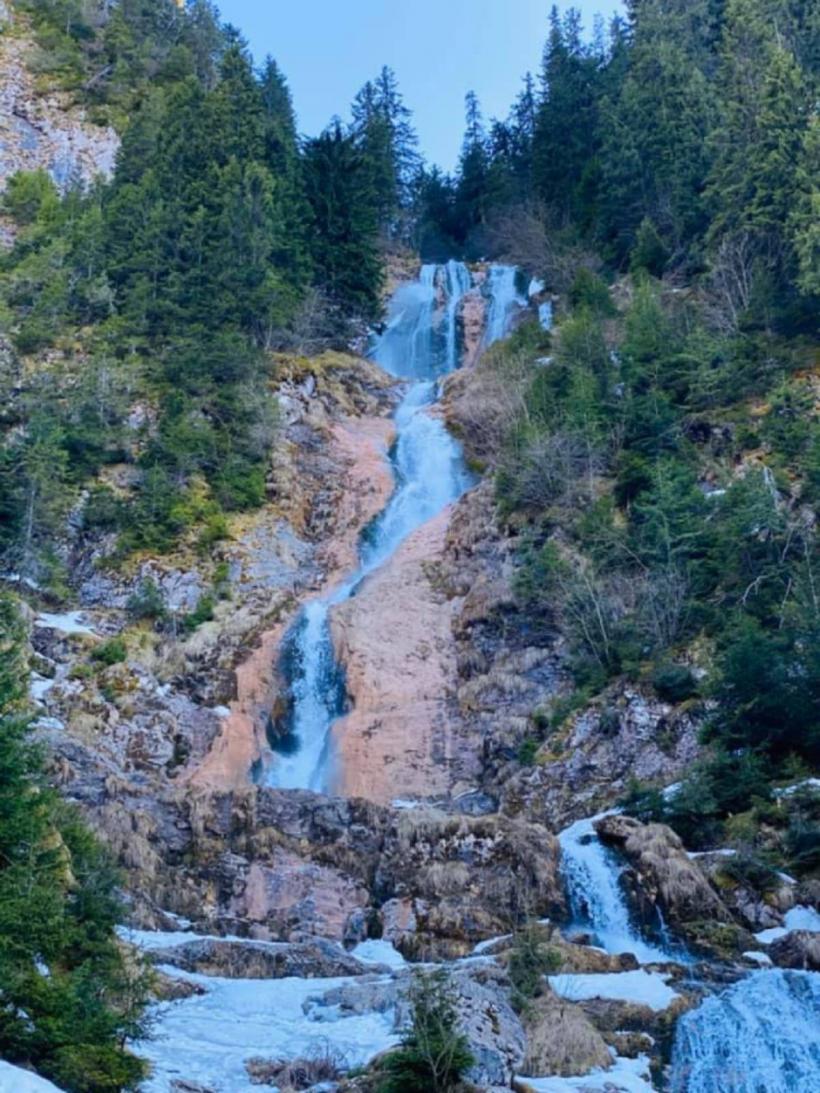 Cascada Măgura a fost introdusă în circuitul turistic național