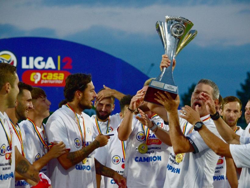 UTA și FC Argeș, umăr la umăr după 48 de ani