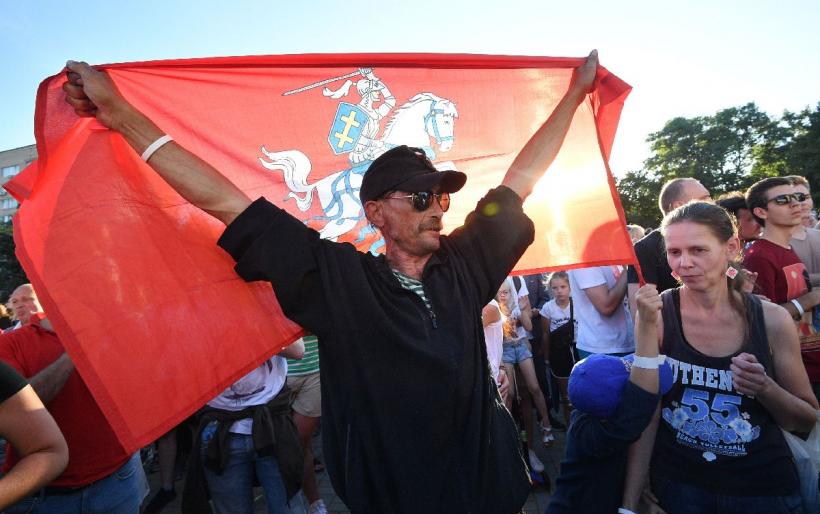 CONTRAMANIFESTAȚIE a opoziției la Minsk cu 200 000 de participanți