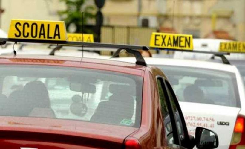 Un polițist din Capitală reținut de procurori: Pretindea 700 de euro șpagă pentru un permis auto