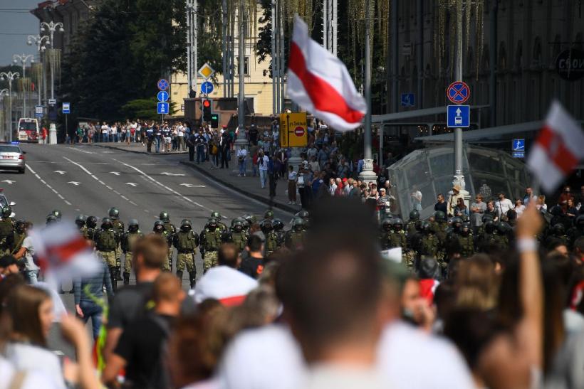 A treia duminică de proteste masive la Minsk