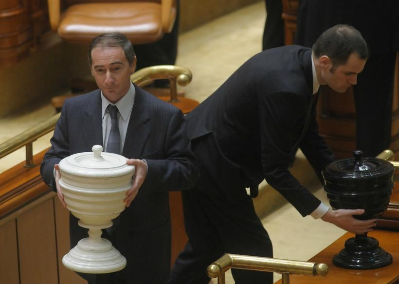 Ziua „Z” în Parlament. Tensiuni între partidele din Opoziție, înaintea votului moțiunii