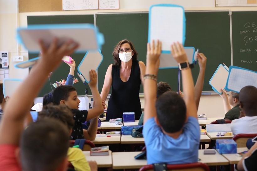 Franţa: şcoala a-nceput, nu toţi poartă mască
