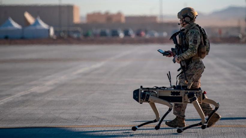 SUA dezleagă câinii-roboți ai războiului