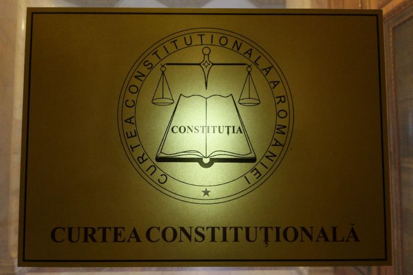 CCR discută, luni, cererea de soluționare a conflictului juridic dintre Guvern și Parlament în cazul moțiunii de cenzură