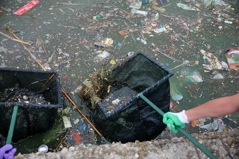 Constanţa: Lacul Tăbăcăriei a pierdut 4 tone de gunoi