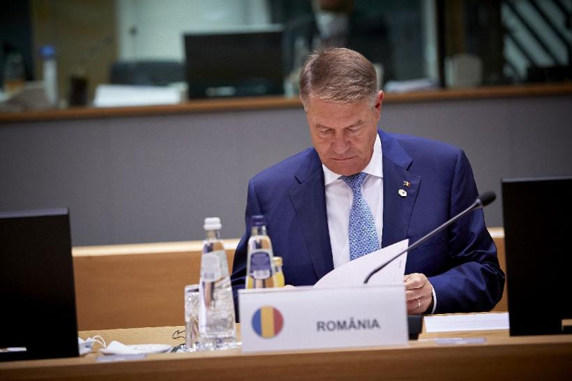 Klaus Iohannis a semnat decretele de revenire în țară a 12 ambasadori 