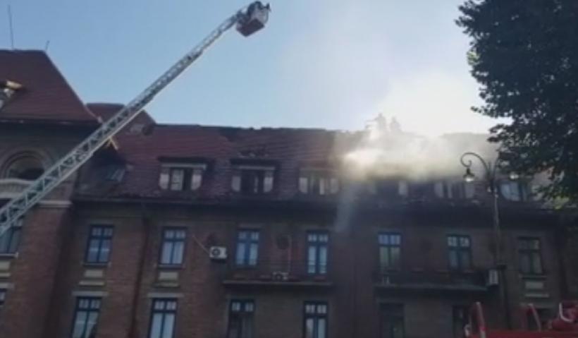 Incendiu la hotelul Triumf, din Capitală