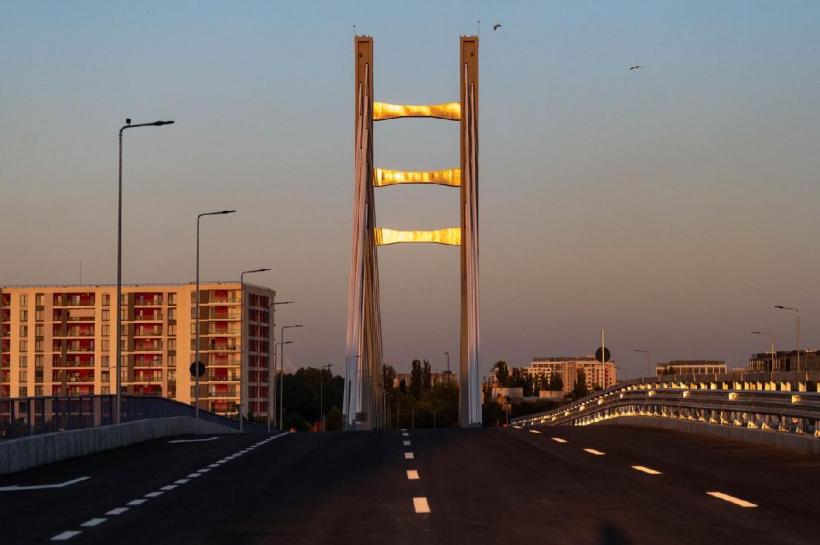 Gabriela Firea: „Începând din această dimineață, bucureștenii pot circula pe Podul Ciurel”