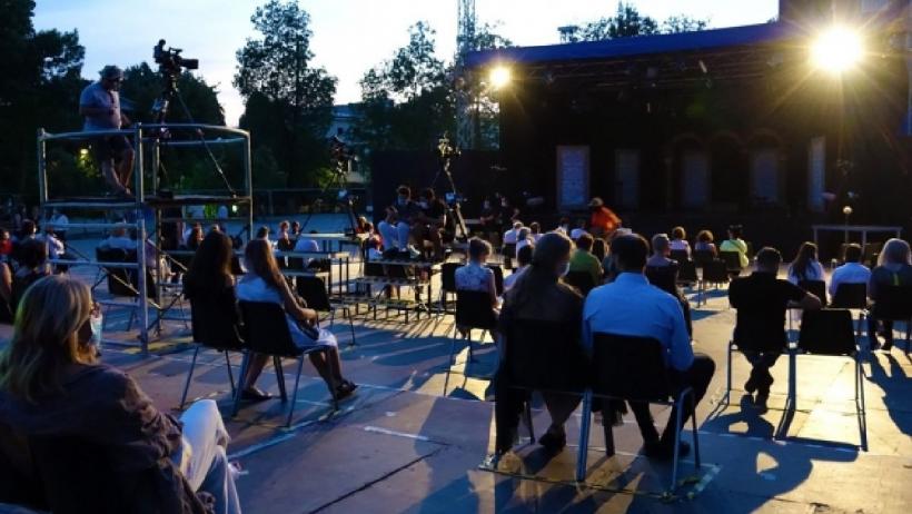 Teatru în TVR: Noua generație pe scena din grădina Televiziunii Române