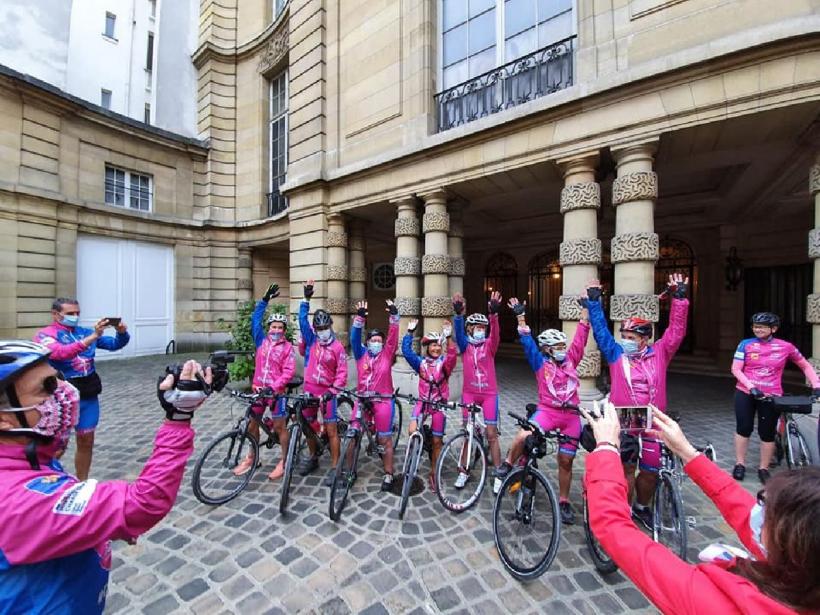 Franţa: tur ciclist în sprijinul româncelor cu cancer de sân