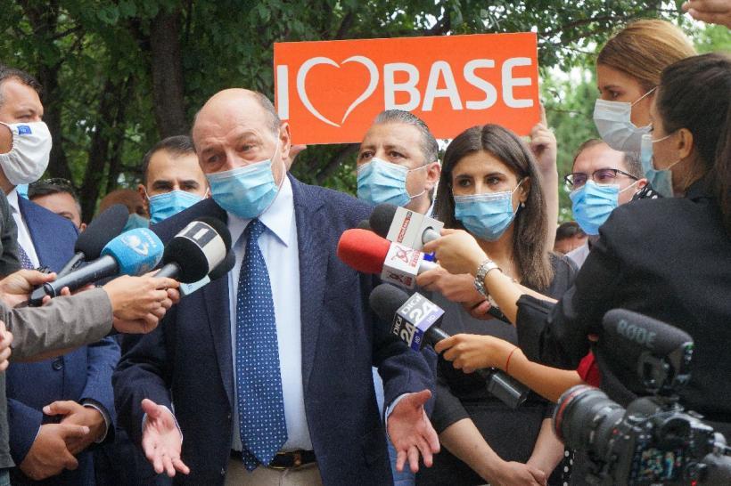 Băsescu, atac la Iohannis