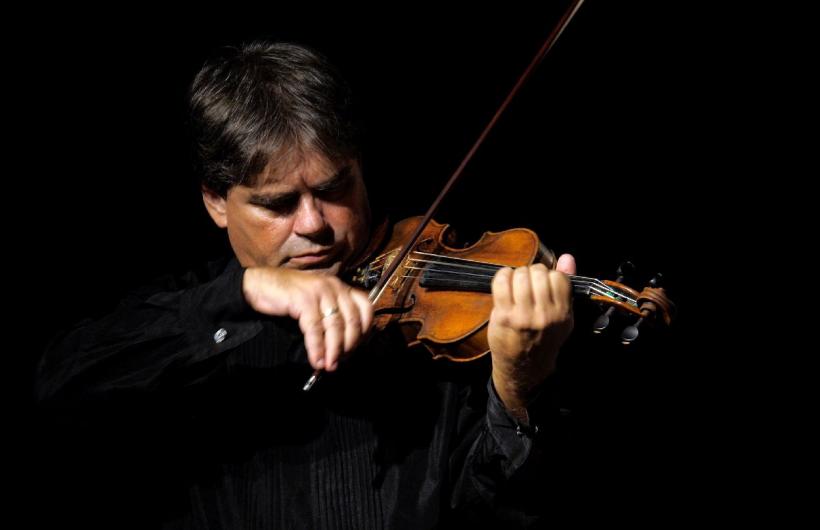 Turneul naţional „Vioara lui Enescu” cu Integrala sonatelor pentru vioară şi pian de Beethoven se încheie marți, 20 octombrie, la Sala Radio