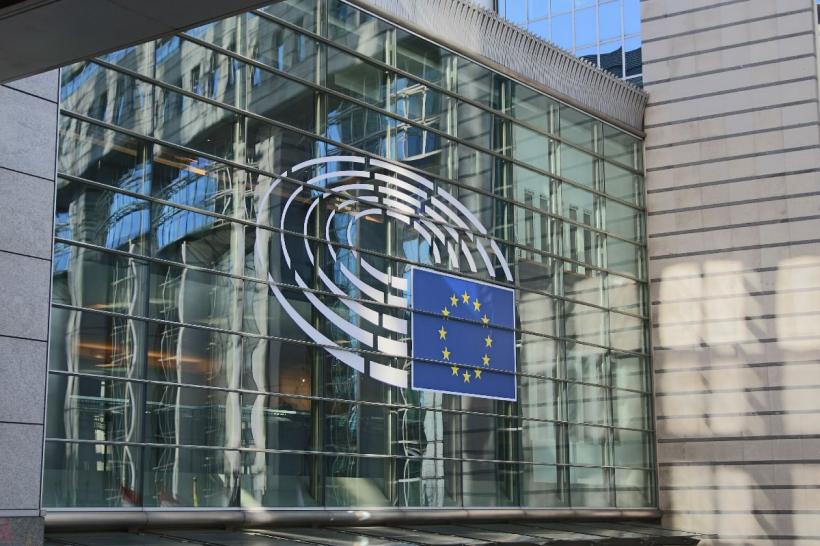 Conform noii directive europene, statele membre trebuie să anunţe Comisia Europeană cu privire la orice proiect de lege ce conţine reglementări tehnice