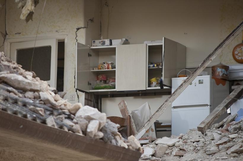 Patru din cinci case nu au asigurare la cutremur