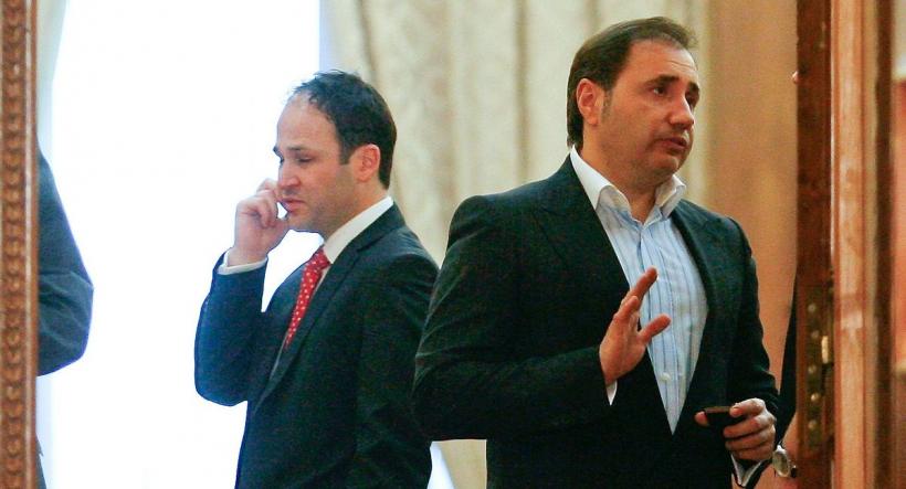 Cristian Rizea, devenit Mihai, este vedetă într-o „gâlșeavă”-monstru la Chișinău. Povestea deputatului care a fugit de Kovesi și a dat de Dodon 18727281