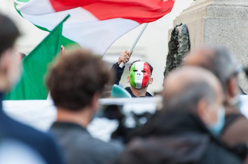 Proteste în Italia faţă de intrarea în carantină totală pe regiuni